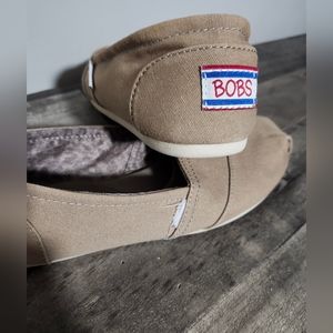 Size 7.5 tan Bobs